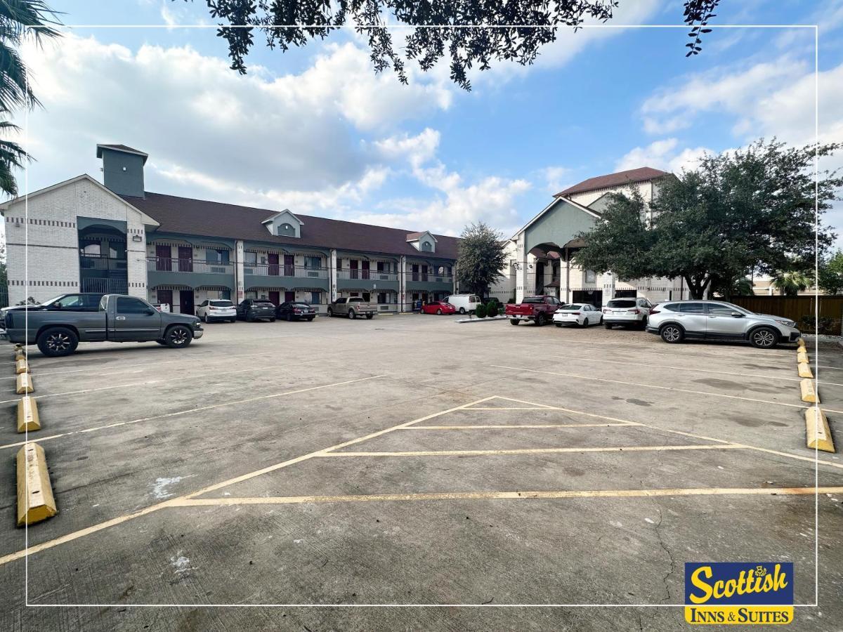 Scottish Inn & Suites Sam Houston Parkway Exteriér fotografie