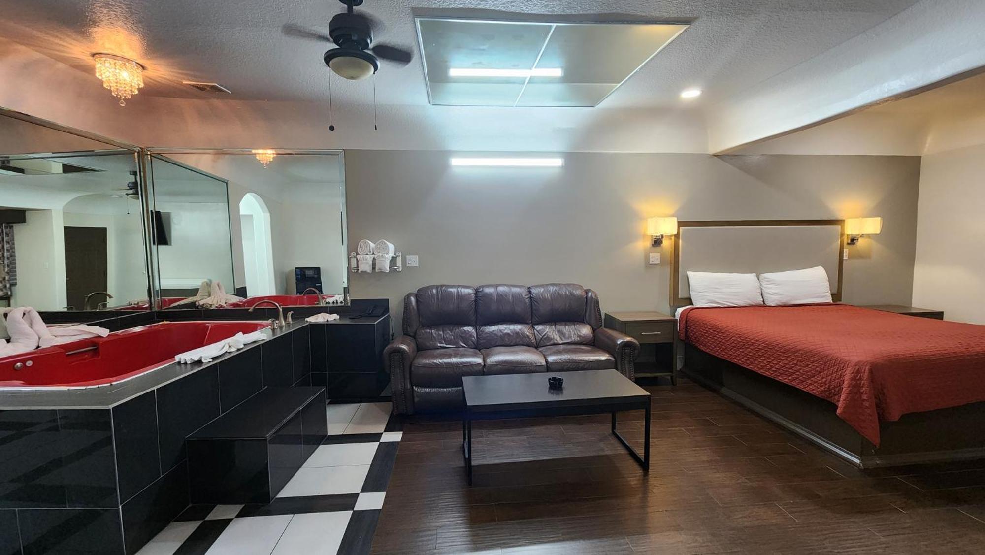 Scottish Inn & Suites Sam Houston Parkway Exteriér fotografie